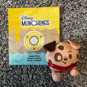 Patch warm chocolate chip cookie mini plush Disney munchlings